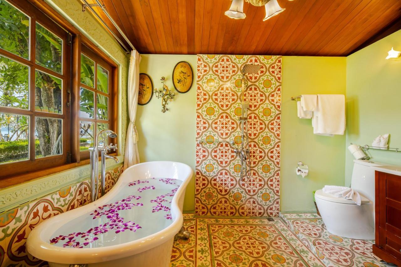 Royal Thai Villa Phuket - SHA Extra Plus Rawai Exteriör bild